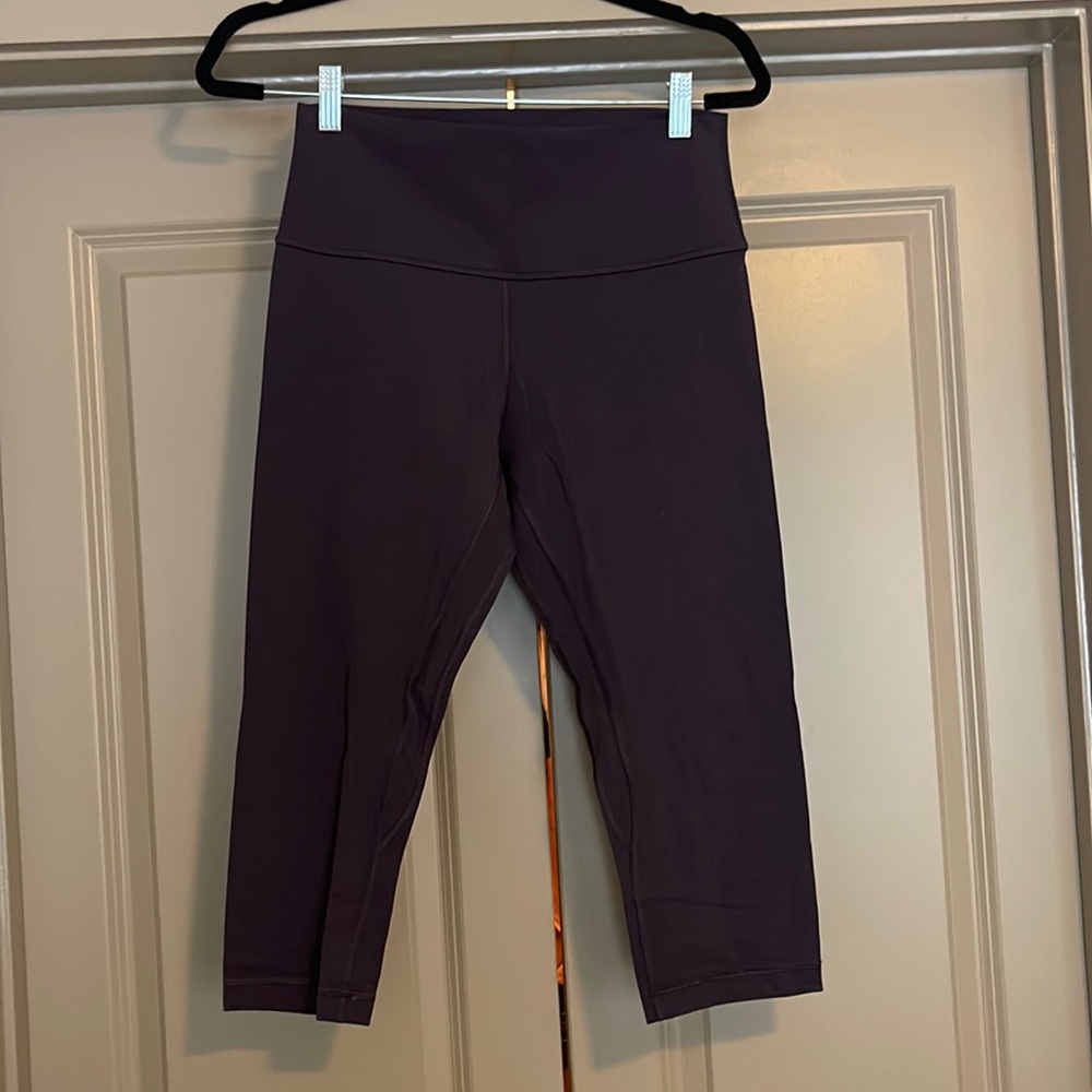 Align cropped leggings